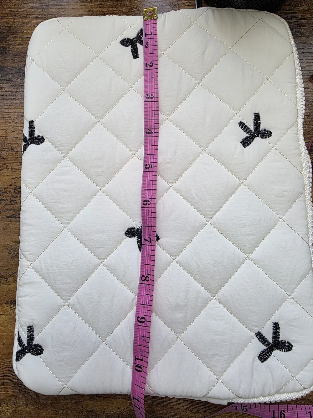 Amazon White Quilted Tablet Sleeve with Black Bow Accents